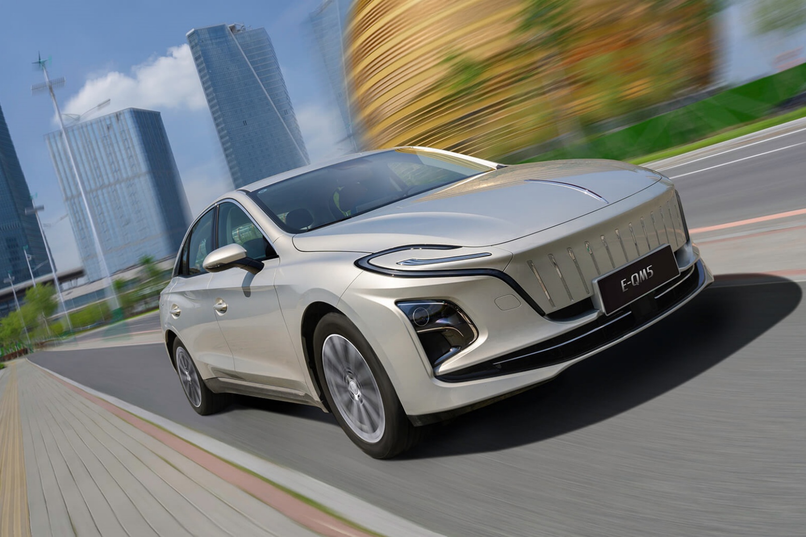 2024款紅旗E-QM5純電(diàn) 450km